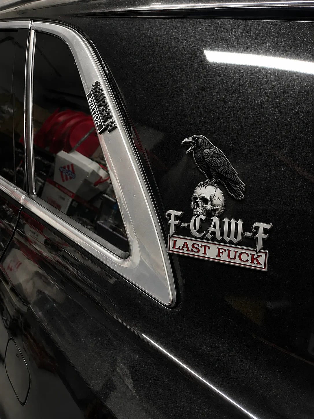 💥💥F-CAW-F bilens emblem i metall — För dig som skrattar åt livet och inte bryr dig! - KÖP 3 FÅ 2 GRATIS