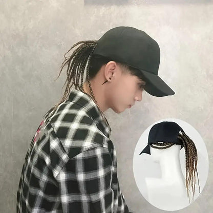 Flätad perukkeps – Snapback-keps med fastsydda dreadlockfläto