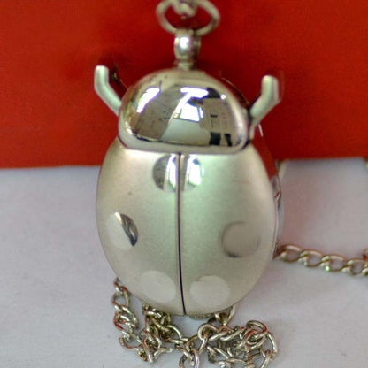 🐞 Halsband med vintage nyckelpiga-fickur