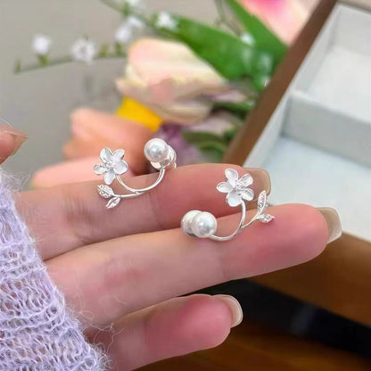 🎀Ethereal Blossom örhängen: Örhängen i sterlingsilver med blommor och pärlor för kvinnor