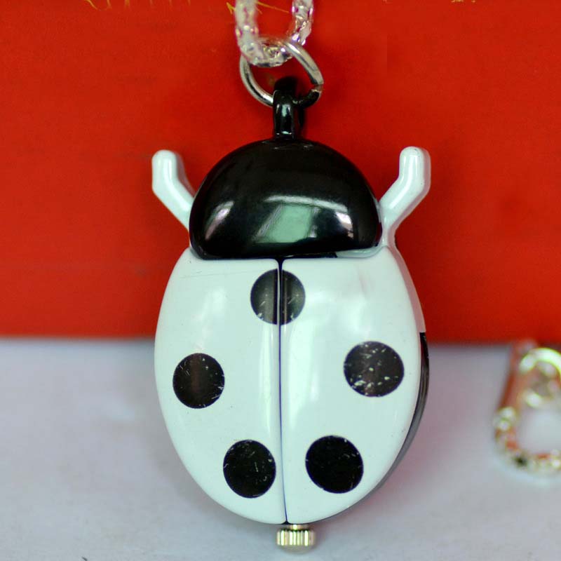 🐞 Halsband med vintage nyckelpiga-fickur