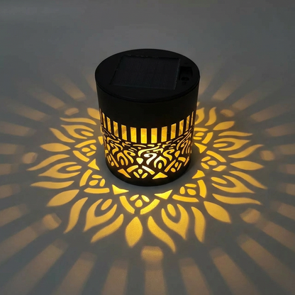 ☀️ Solcellsdriven mandalalampa för trädgård och uteplats – 2-i-1 golvlampa och vägglampa – Dekorativ ljusdekoration med vintageeffekt – Rostfri och hållbar