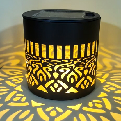 ☀️ Solcellsdriven mandalalampa för trädgård och uteplats – 2-i-1 golvlampa och vägglampa – Dekorativ ljusdekoration med vintageeffekt – Rostfri och hållbar