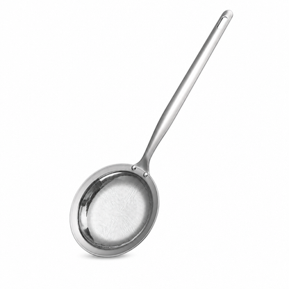 🥣Finmaskig skimmer – tar bort fett, skum och rester i en smidig rörelse